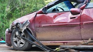 Náhrada škody při dopravní nehodě: Jak získat odškodnění za poškozené vozidlo?